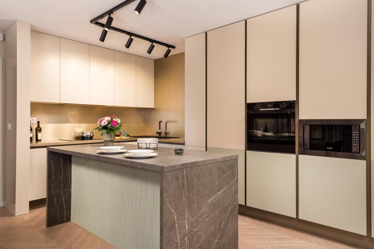 Abau Residence Apartment- 50M To The Sea 오파티아 외부 사진