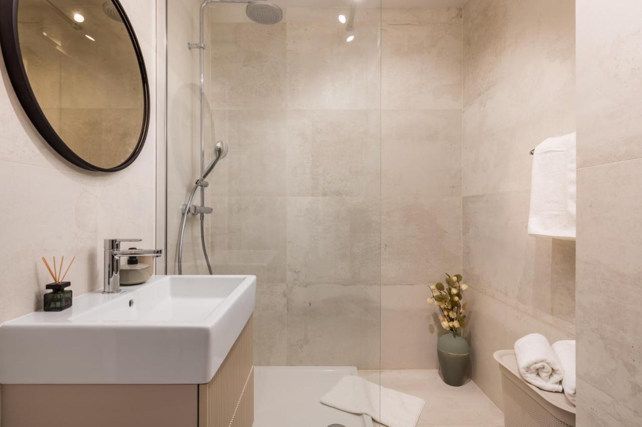 Abau Residence Apartment- 50M To The Sea 오파티아 외부 사진