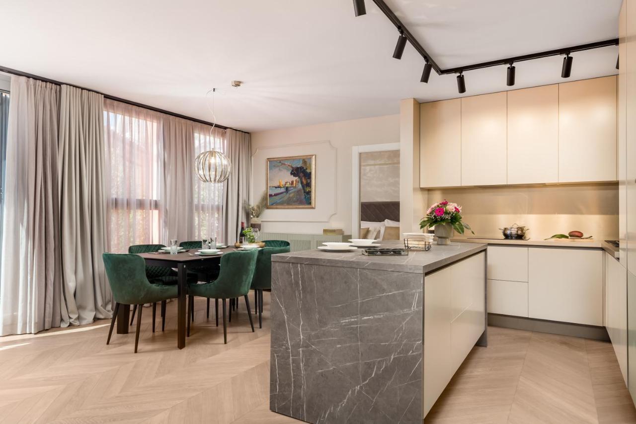 Abau Residence Apartment- 50M To The Sea 오파티아 외부 사진